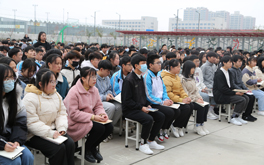 加强职业规划 明确就业导向
