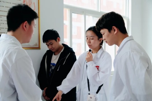 “三八”国际妇女节，致敬医科校园里的“她力量”！(图5)