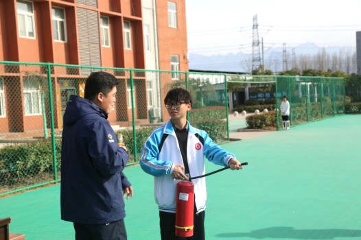 5′15″全员撤离！我校师生上演“教科书式”消防疏散(图2)