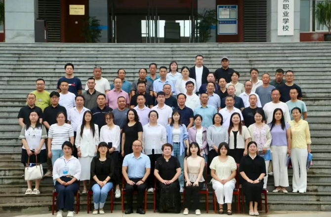 2025年山阳县基层医疗卫生人员培训班在我校开班(图3)