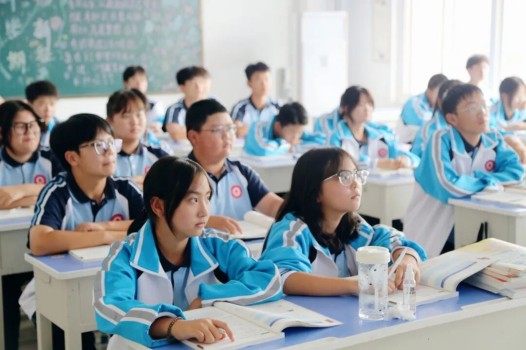 新学期!开学状态“拉满”——西安医科开学图鉴(图2) 新学期!开学状态“拉满”——西安医科开学图鉴(图2)