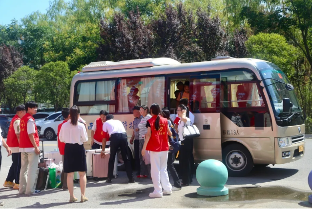 开学季 | @医科人,2025迎新关键词已出炉,速来解锁!(图5) 开学季 | @医科人,2025迎新关键词已出炉,速来解锁!(图5)