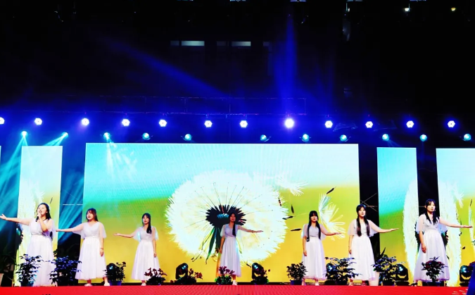 青春作答，祖国听！这场迎新晚会当“燃”要看(图18)